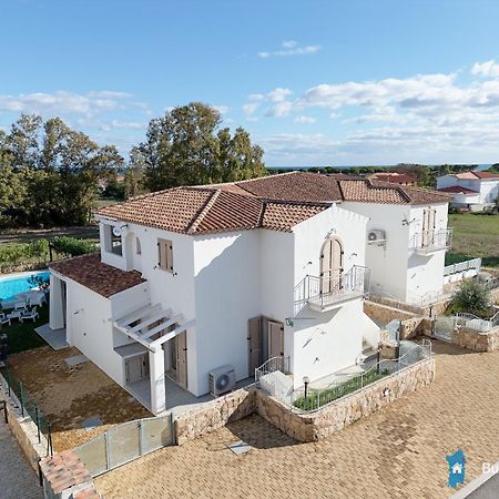 Villetta Con Piscina Budoni Affitti Spiaggia 700 Mt Bagian luar foto