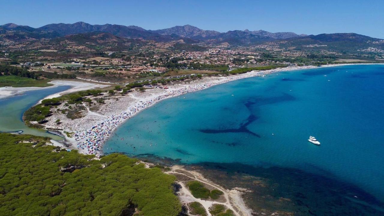 Villetta Con Piscina Budoni Affitti Spiaggia 700 Mt Bagian luar foto