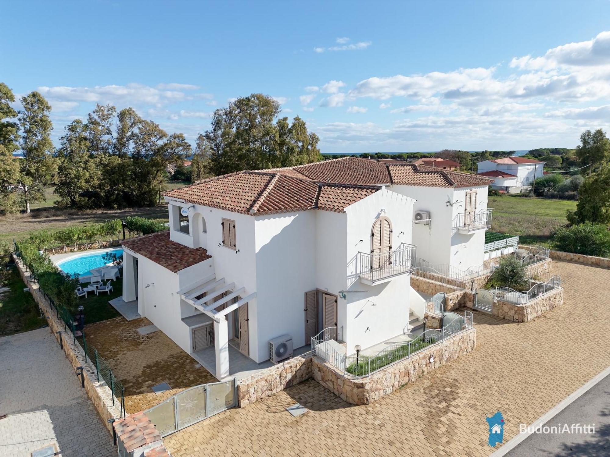 Villetta Con Piscina Budoni Affitti Spiaggia 700 Mt Bagian luar foto