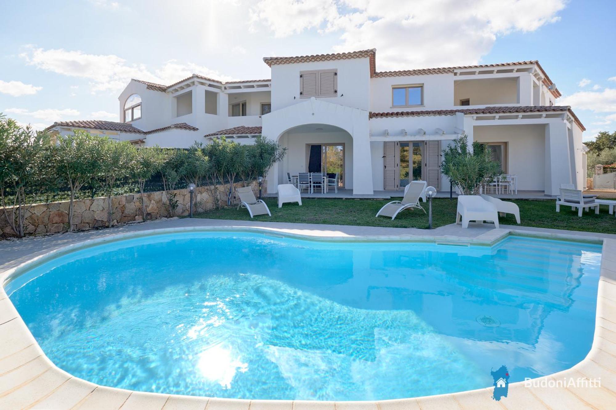 Villetta Con Piscina Budoni Affitti Spiaggia 700 Mt Bagian luar foto