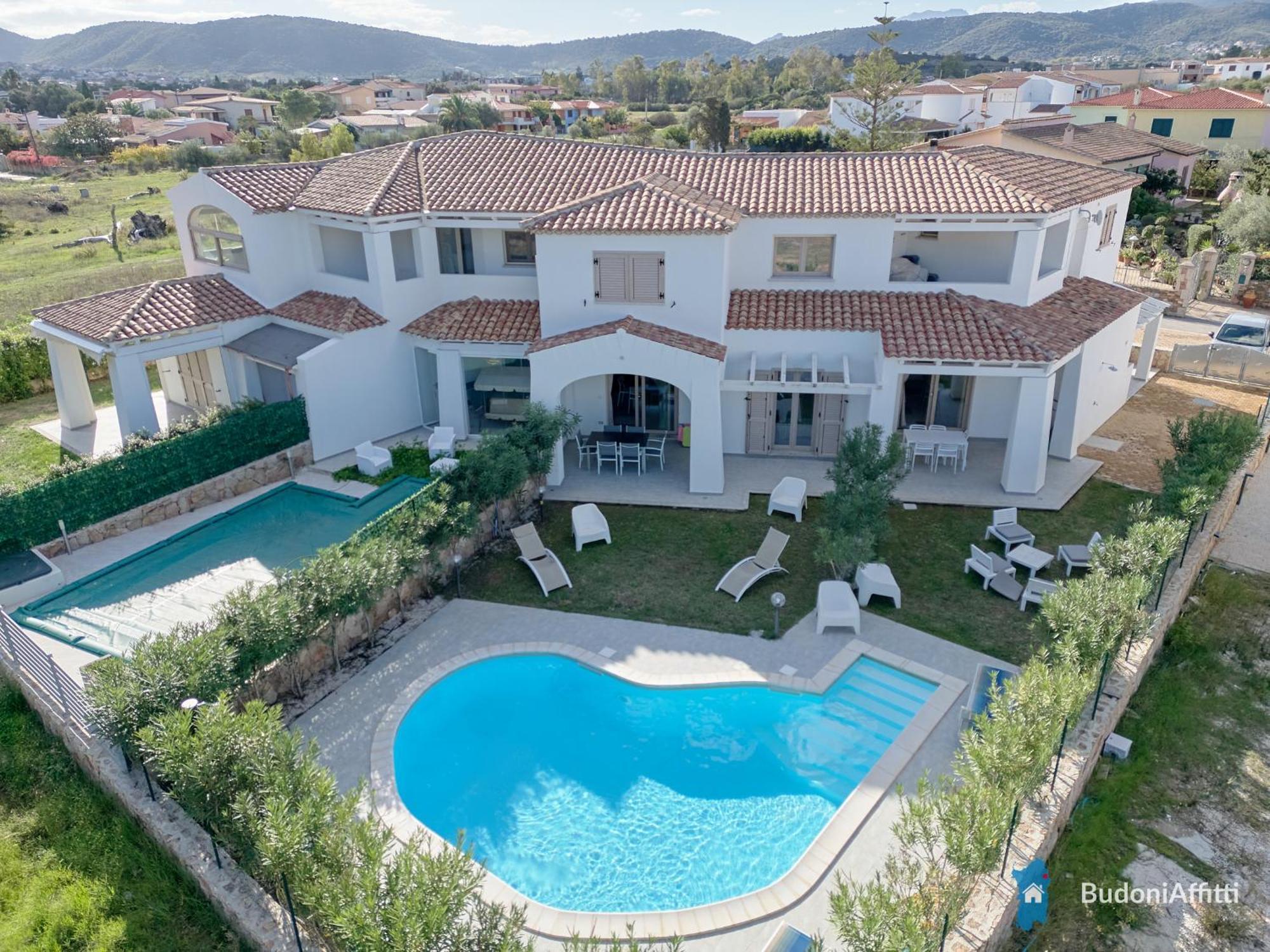 Villetta Con Piscina Budoni Affitti Spiaggia 700 Mt Bagian luar foto